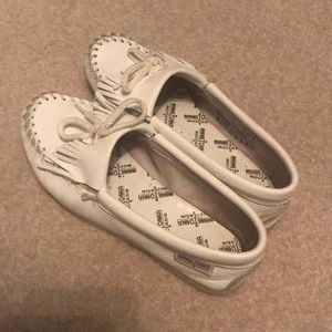 Minnetonka White leather moccasin US WOMENS 4